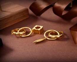 2022 Designer Irregular Gold Earrings For Women Hoop Earring Luxurys Designers Letter Pendant Stud Earrings D2202152Z7069697