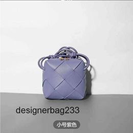 Cuboid botteg of a Luxury bag venetta Han bag Two Bottegs Cube Woven Mini Brandname Crossbody Fashion Bag Styles Loop Camera and Bag Design Authentic Italy RZMM