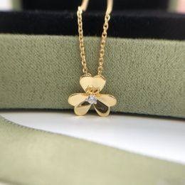 Four Leaf Clover Necklace Designer Jewellery Set Frivole Pendant Necklaces Bracelet Stud Earring Gold Silver Mother of Pearl Green F302S