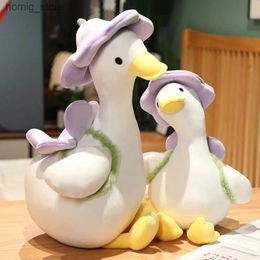 Plush Dolls 35cm Cute Duck Plush Toy Soft Stuffed Animal Kawaii Plushie Flower Duck Pillow Funny Doll Toys for Kids Girls Birthday Gift Y240415