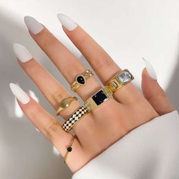 New Multi Joint 6-piece Set for Women with A Small and Unique Pattern Ring Design