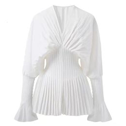 Elegant Women Loose White V-Neck Pleated Shirts Female Lantern Full Sleeve Tops Blouses Casual Blusas 2024 Spring Summer DS4 240407