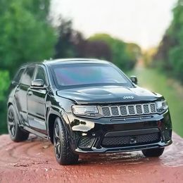 1 32 Jeeps Grand Cherokee Alloy Car Model Diecast Simulation Metal Toy Off-road Vehicle Model Sound and Light Childrens Toy Gift 240402