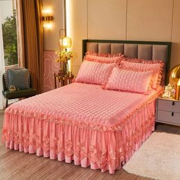 Cotton Padded Velvet Lace Bed Skirt Winter Thick Cover Three Piece Set Single Antiskid and Antistatic Sheet 240415