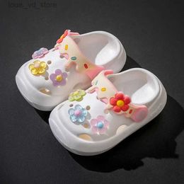 Slipper Summer Childrens Slippers Baby New Cute Flowers Soft Sole Sandals Indoor Soft Anti Slip Girl Sandals Hole Shoes Kids Beach Shoes T240415