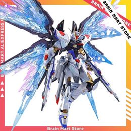 Action Toy Figures Daban 8802S Strike Freedom Blue Soul Ver. With Wing Of LIGHT MG 1/100 Assembled Model YQ240415