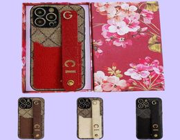 Designers Luxury Phone Case With Card Pocket Wrist Strap For iPhone 14 Pro Max i 13 12 11 Xr Xs X 7 8 Plus Cover Fashion Metal Let5374822
