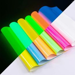 Window Stickers 1 Roll 12 "x10 '/30.5cmx300cm Luminous Glow In Dark Heat Transfer Noctilucent Press Machine Tshirt Iron On