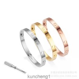 Kaga Fifth Generation Titanium Steel Screwdriver Bracelet with Colorless 18K Couple Fashion Stainless Steel Bracelet for Women