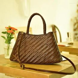 Shoulder Bags 2024 Vintage Leather Weave Hand Tote Top Quality Women Basket Shopping Beach Hobos Handbag