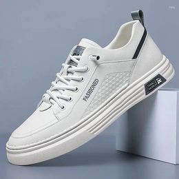 Casual Shoes 2024 Men's Fashion Super Soft Leather Little White Sole Board Lightweight Lace Up