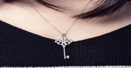 Pendant Necklaces 2021 Fashion Classic Design Chinese Knot Key Charm Women Silver Colour Zircon Necklace For Wedding Jewellery Gift6383103