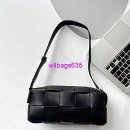 Leather Shoulder Bags BottegvVenet Designer Bags Cassette Underarm Bag Single Shoulder Crossbody European and American Fashion Wide Weavi have logo HBLQKD