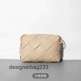 Italy bag venetta bag Bottegs Woven Mini Crossbody Bag Loop Camera Bag Authentic botteg Brandname Luxury Fashion Two Styles of Cube and Cuboid Design Han a 4895