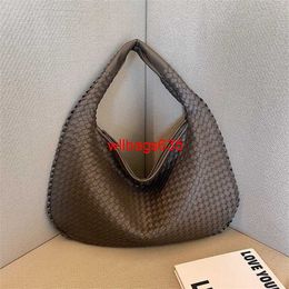 Leather Totes BottegVeneta Hop Handbags Unique French Underarm Bag Woven Bag for Women in 2024 New Versatile and Versatile for Commuting Larg have logo HBUQOQ