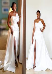 2021 Boho Satin A Line Wedding Dresses White Strapless Ruched Plus Size African Bridal Gowns Sexy Side Slit Marriage Vestidos De N2666174