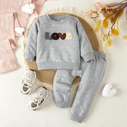 Clothing Sets Casual Born Baby Boy Girl Valentines Day Outfit Infant Toddler Long Sleeve Love Sweatshirt Pants Spring Fall Clothes Set
