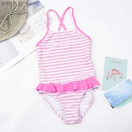 Jednoczęściowe 5-12 lat Falbala Girls Swimsuit Brand New Summer Print Girls Szybźnie Słynie kąpielowe One Piece Swimsuit Monokini Bathing Suit 27 Y240412