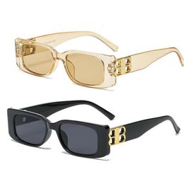 28071 Luxury Brand Designer Fashion Small Square Frame Sunglasses Retro Champagne Sunglasses Ladies Personality B Letter Glasses 240415