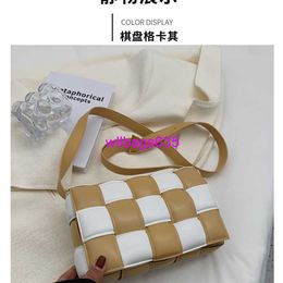 Leather Shoulder Bags BottegvVenet Designer Bags Cross Border Bag for Women 2024 New Fashionable Solid Colour Woven Pattern Personalised Wom have logo HBUB1E