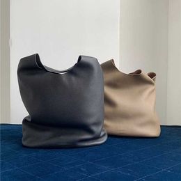 The * Row Women's Shoulder Bag, Handbag, Cowhide Tote Bag, Commuter Bag, Fashion and Casual Black Versatile 240415