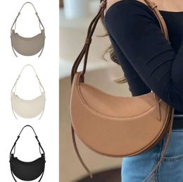 2024 Luxurys shoulder women designer half moon tote crossbody bag fashion paris handbags baguette zip hobo purse smooth calf leather