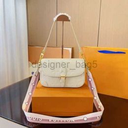 10A High Quality Designer Bag Shoulder Bag Handbag Leather Luxury Old Flower Diane Baguette Handbag Large Capacity Embossed Letter Colorful Fashion purse