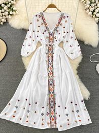 Casual Dresses Spring Summer Bohemian Retro Ethnic Style Embroidery V-neck Waist A-line Seaside Holiday Swing Long Vestidos Dress D1491