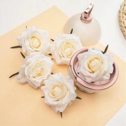 Decorative Flowers 50PCS/lot Artificial Rose Flower Head Vibrant 7CM European Retro Silk Wedding Phone Case DIY Fake