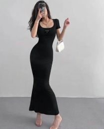 Woman Clothing Casual Dresses Short Sleeve 2024 Womens Dress Camisole Skirt Outwear Slim Style with Budge Designer Lady Sexy Dresses