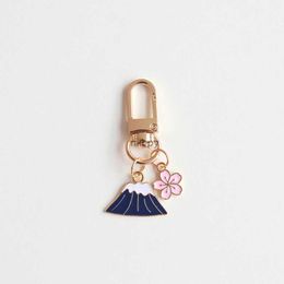 Keychains Lanyards Luxury Mount Fuji Keychain Cute Geisha Anime Jewelry Airpods Pendant For Clothes Backpack Keyring Sakura Key Chains Gift