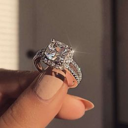 Han Jiajie Ladies Set Zircon Simulation Engagement Ring Charming Jewellery HZS1652
