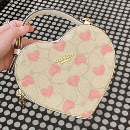 Womens Mens Black White Sacoche Heart Bag Strap Leather Purse Luxurys Handbag Pink Designer Shoulder Top Handle Strawberry CrossBody Clutch Denim City Tote Bags 325