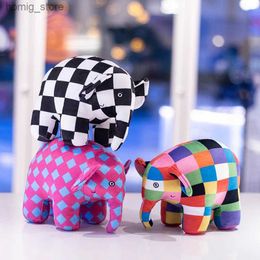 Plyschdockor barn Kawaii Anime Plush Toy Elmer The Elephant and the Bear Butter Cute Cartoon Plaid Elephant Emma Christmas Gift Y240415