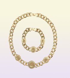 Fashion Designer Necklaces V Pendant Banshee Head 18K Gold Plated Bracelets Earrings Rings Birthday Festive Engagement Gifts V128155395