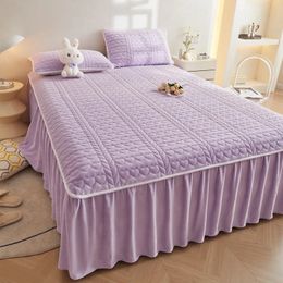 Autumn and Winter Thickening Milk Fibre Quilted Bed Skirt ThreePiece Bedspread Dustproof Coral Fleece Mattress Cover 240415