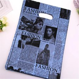 Gift Wrap Design Wholesale 100pcs/lot 25 35cm Luxury European Style Underwear Packaging Bags Shopping Plastic