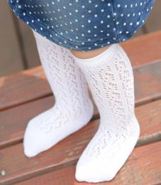 Baby Infant Girl Frühlings- und Herbst Hollow Nonslip Socken Knie High Spitze Prinzessin Socken reine Farbe Long Tube Sox New Fashion3563601