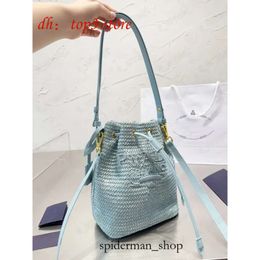 Tote Bag Fashion Woman Straw Bucket Bag Nylon Shoulder Bags Hobos Chain Handbags Designer Crossbody Lady Small Totes 8579