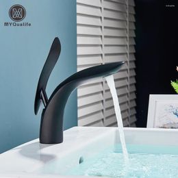 Bathroom Sink Faucets Nordic Style Brass Washbasin Basin Faucet Light Luxury Simple Creative Copper Under Counter