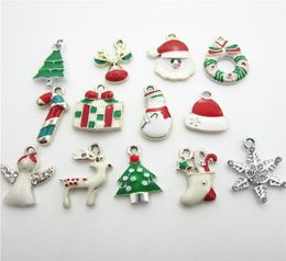 100pcs Mix Random Designs Christmas charms Dangle Hanging Charms DIY Bracelet Necklace Jewelry Accessory Floating Charms2586400