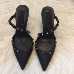 Designer High Heels Slippers Classics V Brand Women Wedding Shoes 6cm 8cm 10cm Thin Heel Pointed Nude Black Gold Silver Sandal Summer