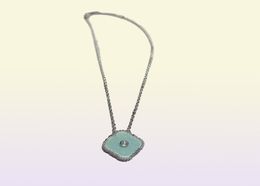 2022 christmas limited edition clover designer pendant necklaces for women retro vine silver 4 leaf light blue diamond brand luxury necklace jewelry5705817