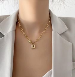 European and American fashion female necklace street retro hip hop high feeling pendant gold cold wind clavicle chain lock necklac4422073