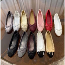 2024 Designer Luxo Horseshoe Sapatos planos Ladies Solas macias Mulheres Four Seasons Womens tornozelo
