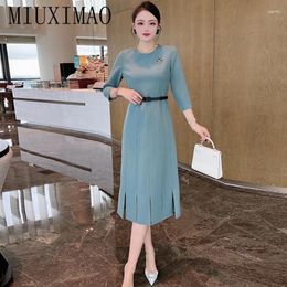 Party Dresses MIUXIMAO 2024 High Quality Office Lady Elegant Dress Three Quarter Sleeve O-Neck Brooch Solid Fashion Long Women Vestide