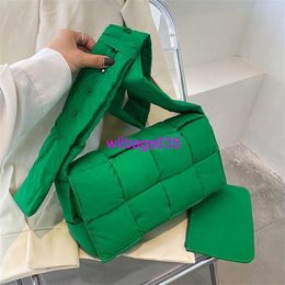 Leather Shoulder Bags BottegVeneta Designer Bags 2024 New Instagram Super Popular Netizens Same Style Woven Sponge Pillow Bag Nylon One Shou have logo HBNE3J