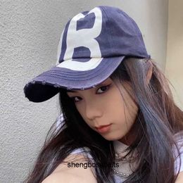 Cecilia Cheung's same spray-painted graffiti letter B baseball cap made of old edge washed with water couple's cap in summer