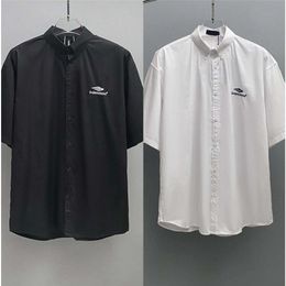 Mens T Shirt Tasarımcı Sweatshirt Erkek Kısa Kollu Bluz Beyaz Tops Tişört Sıradan Yeni 2024 Moda Tasarımcısı Dış Giyim Kapüşonlular Takım FZ2404161