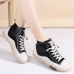 Casual Shoes Dark Ankle Spring 2024 Vulcanize Kawaii Sneakers Women Sports Bascket Foreign BascTop Luxury Racing
